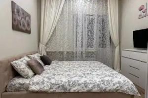Uyutnaya V Nakhabino S Vysokimi Potolkami I Balkonom Apartments, Nakhabino