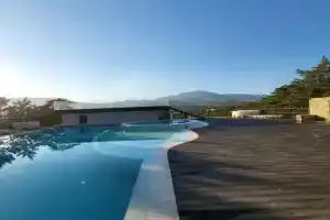 75 Zhk Luchisty Flat, Alushta