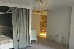 Atmosferniye s balkonom v istoricheskom tsentre Bresta Apartments, Brest