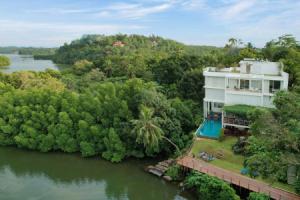 33 Lake Terrace Hotel, Hikkaduwa