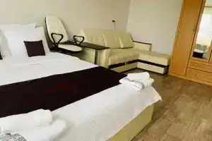 Na Respublikanskoy Flat, Mikhaylovka