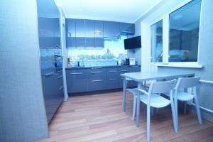 Biznes Komfort. Panorama Goroda S 26 Etazha Apartments, Pargolovo