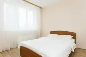 Evrodvushka Etazhidejli na Belinskogo 177 Apartment, Ekaterinburg