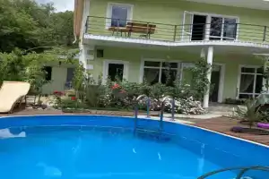 Dubrovaya rosha Lodging house, Alushta