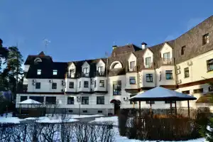 Signal hotel, Udelnaya