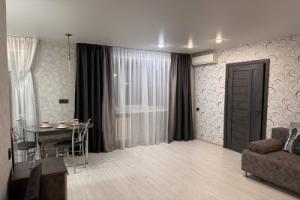 Dvukhkomnatnaya V Tsentre Goroda S Vidom Naberezhnuyu Flat, Yelets  