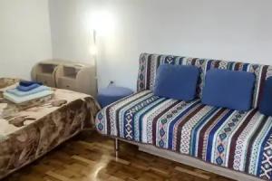 Pentkhaus Po-Prostomu Flat, Thubun