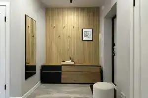 Novaya evrodvushka u znamenitykh fonarey s fonarschikom v samom tsentre Flat, Brest