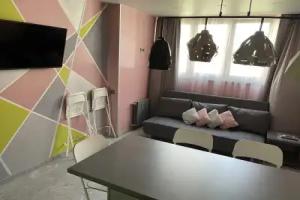 Dizaynerskaya Kvartira Na 1 Etazhe Apartments, Tula