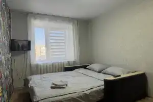 Tryokhkomnatnaya Kvartira Nevyyansk Tsementny Flat, Nevyansk