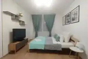 Uyutnaya kvartira s razdelnymi spalnymi mestami Flat