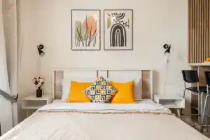 na dvoih LajlaTov na Varshavskom shosse metro Annino Flat, Moscow