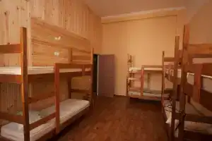 Elephant Hostel, Shcholkine