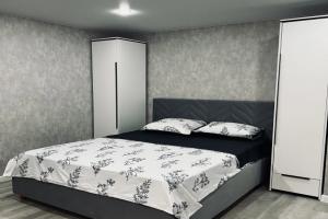 Studiya Most Vlyublyonnykh Flat, Tyumen