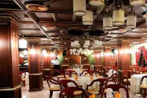 Dinasty Hotel, Tirana