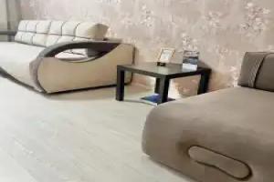 Apartamenty LOYAL'Ь Oktyabryskoy Revolyutsii 32 Flat, Nizhniy Tagil