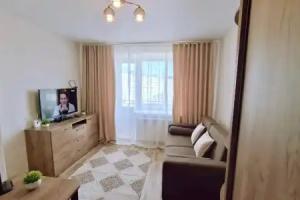 Odnomestnye apartamenty v tsentre Flat, Mirnyj