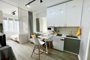Svetlaya i Uyutnaya Studiya v Tsentre Goroda Flat, Ufa