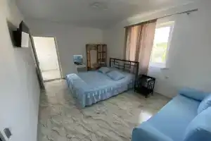 Lakashia Apartments, Gechripsh