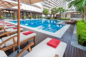Luxury Vacation Home Nr Metro DWTC Apartments, Dubai