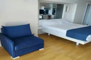 Studiya na 1 linii s vidom na more i balkonom Apart-Hotel, Batumi