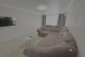 S Khoroshey Transportnoy Dostupnostyyu Flat, Orsk