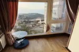 S Vidom Na More Flat, Yalta