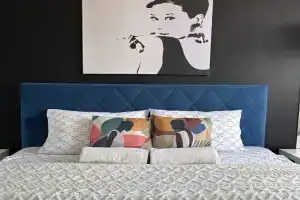 Madame v Putilkovo Flat, Putilkovo