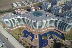 Maxi Sirius Town Apartment, Lara