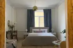 Atmosfernaya V Stalinke Flat, Sergiyev Posad