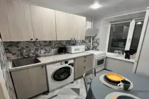 Uyutnaya v Tsentre Moskvy s Vidom na Siti Flat, Moscow