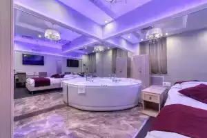 Gipnoz na Dmitrovke, Moscow