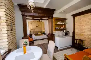 Vintage Studiya Apartments