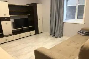 Оdnokomnatnaya v centre goroda s parkovkoj, ryadom ZHD vokzal, beskontaktnoe zaselenie Flat, Ufa