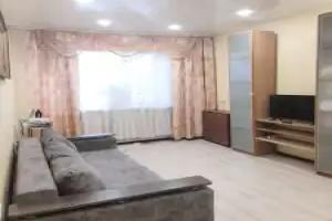 Svetlaya Odnokomnatnaya V Tsentre Flat, Lensk