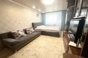 Dvukhkomnatnaya 4 Razdelnykh Spalnykh Mesta Flat, Novotroitsk
