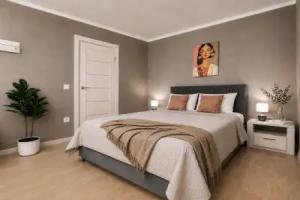 Pink Panther SUTKI LIFE Apartments, Togliatti