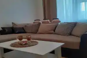 V 10 Minutakh Ot Aeroporta Flat, Mineralnye Vody