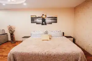 S shikarnym vidom na reku Flat, Voronezh