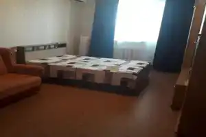 Na Revolyutsionnoy 5 Flat, Samara