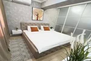 Great Cozy Apt In The Heart Of The City Apartments, Almaty