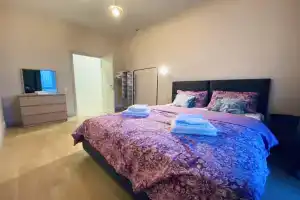 285 Profsoyuznaya 128a Apartments, Moscow