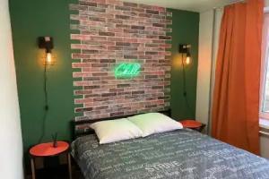 Na Vesenney 32 Flat, Chekhov