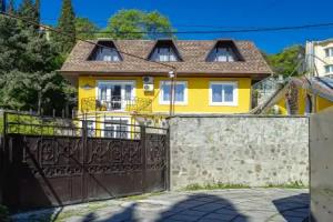 Edem Living quarters, Yalta