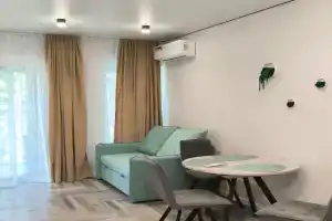 V morskom stile na Kurortnom Flat, Sochi