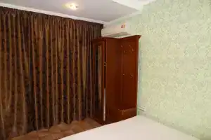 S Minikukhney Apartments, Yevpatoriya