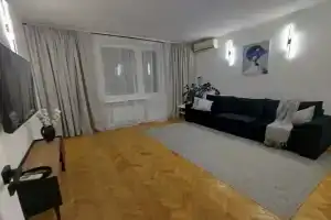 Dizaynerskaya V Stilistike Semeyny Loft Flat, Moscow