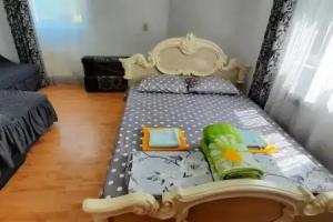 Na Primorskoy 53 Flat, Kerch