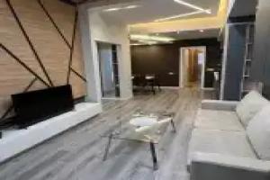 V Samom Tsentre Na Teryyana 8 Flat, Yerevan