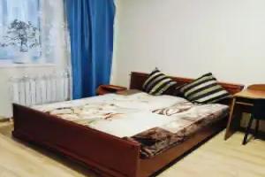 Trts Solnechny, Aeroport Flat, Novy Urengoy